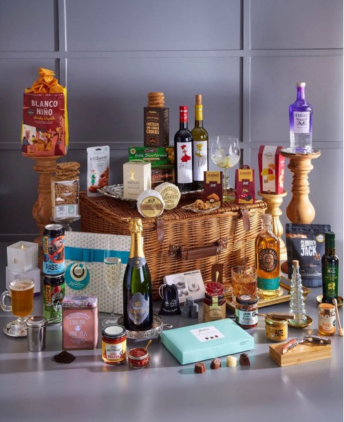 Regal Delights Luxury Gift Basket <br/>(Food Hamper)